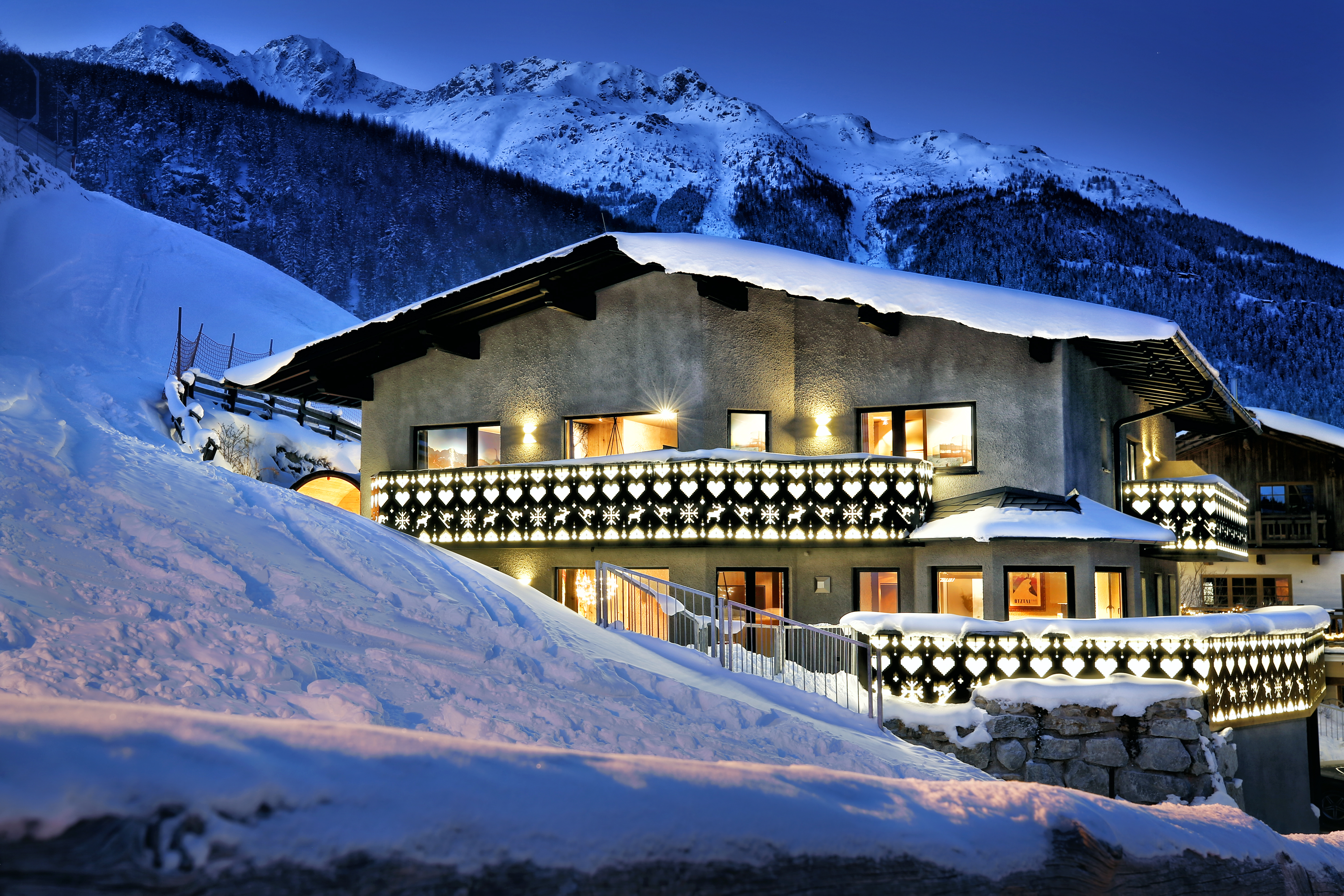 ms-parallax-post-background